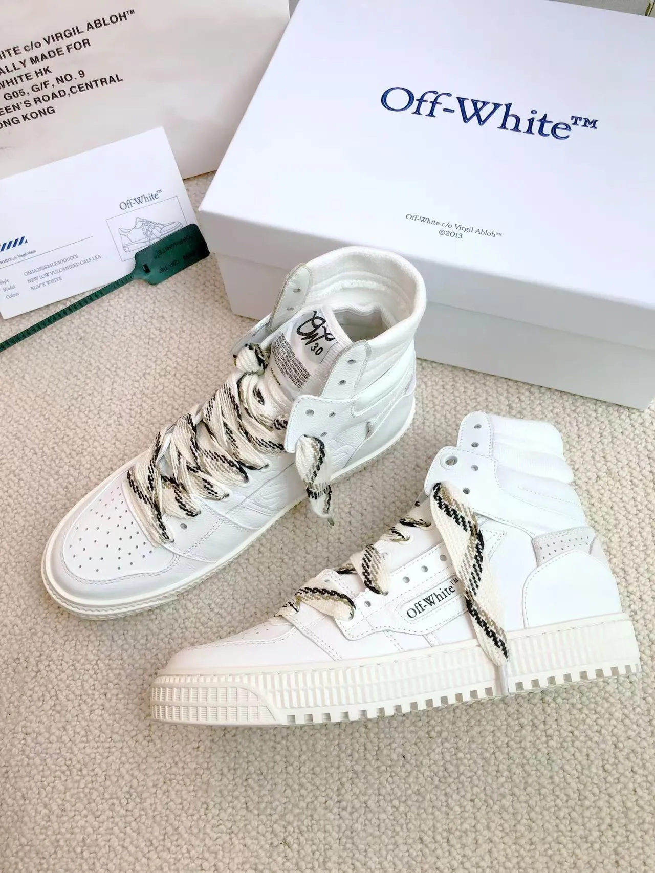 Men's men's shoes P660! 🌈🌈OFF WHITE🌈🌈 ⚡️Couple model⚡️🍓New color🍓 👉Ex-factory price: 130-45 The latest spring model of Gaobang street casual Martin style masterpiece, released the highest quality version on the market 👊 Series original mold opening, original lasting, production technology 1:1 original ➰🔜The best choice for more and more celebrities and Internet celebrities🔸In the classics Changes in the code🔸Innovate in the trend🔸Strive to break away from the shackles of bad street design🔝Although he is not the originator of fashion design, he is definitely a shining dark horse in avant-garde design🐴🆙Do not follow the trend🔅Not universal beauty🔅 Fabric💯First-layer cowhide Lining💯Imported skin-friendly and environmentally friendly polyester mesh Foot pads💯Original molded high-elastic environmentally friendly molding pads Midsole💯Original lasting process Outsole💯Rubber outsole Packaging💯Official website synchronized full set of packaging (brand wrapping paper, brand certificate, brand cloth bag)